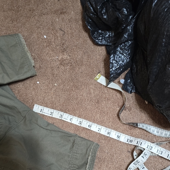 Miss Lili Green Utility Jacket with Cropped Length and Collared Neckline - Picture 8 of 10